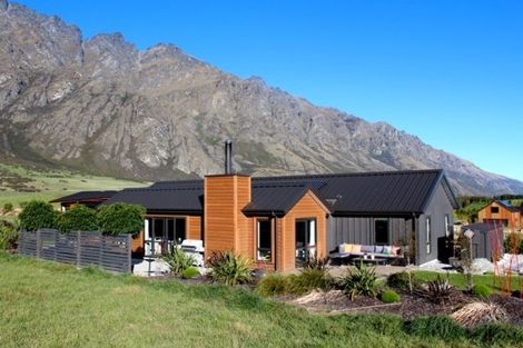 Photo of property in 6 Hovingham Court, Jacks Point, Queenstown, 9371