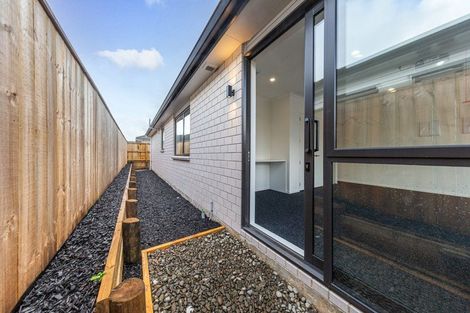 Photo of property in 17 Cara Avenue, Kumeu, 0810