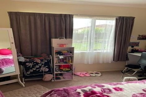 Photo of property in 70 Naylors Drive, Mangere, Auckland, 2022