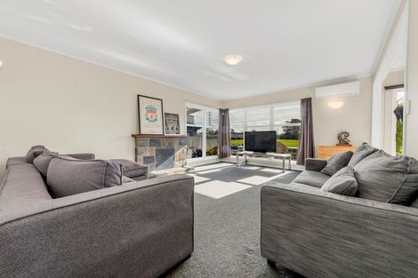 Photo of property in 26 Tiraumea Drive, Pakuranga, Auckland, 2010