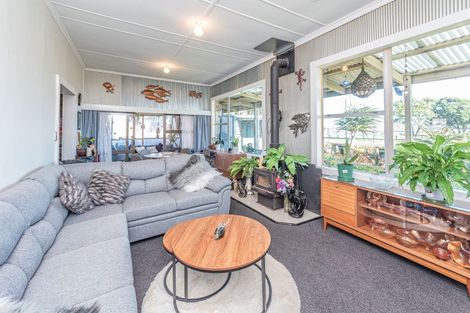 Photo of property in 2 Wharf Street, Castlecliff, Whanganui, 4501