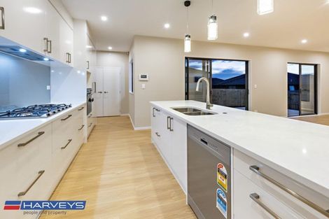 Photo of property in 12 Twin Parks Rise, Papakura, 2110