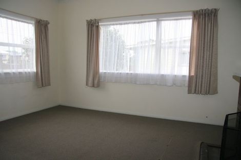 Photo of property in 100 Hakanoa Street, Huntly, 3700