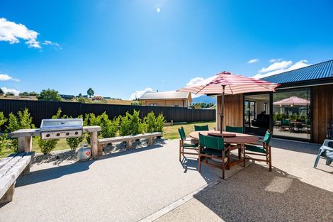 Photo of property in 4 Pennycook Place, Lake Hawea, Wanaka, 9382