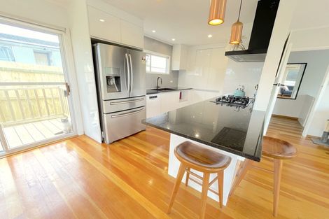 Photo of property in 13 Seabar Place, Glen Eden, Auckland, 0602