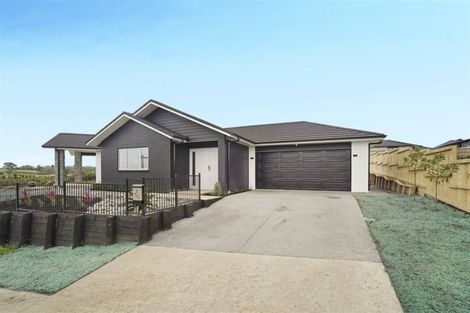 Photo of property in 1 Paiaka Place, Rototuna North, Hamilton, 3210