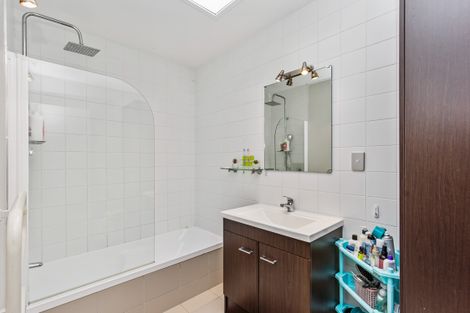 Photo of property in 1/612 Beach Road, Browns Bay, Auckland, 0630