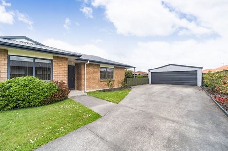 Photo of property in 71 Rhodes Drive, Kelvin Grove, Palmerston North, 4414