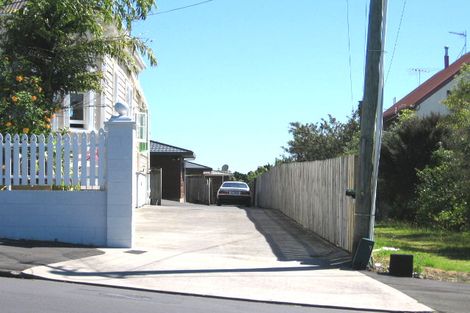 Photo of property in 213 Onewa Road, Birkenhead, Auckland, 0626