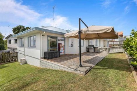 Photo of property in 2/840 Whangaparaoa Road, Manly, Whangaparaoa, 0930