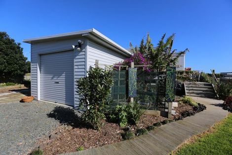 Photo of property in 10 Sunset Drive, Baylys Beach, Dargaville, 0377