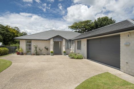 Photo of property in 16 Tranquil Grove, Omokoroa, 3114