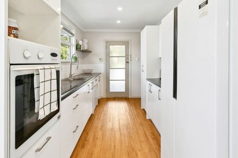 Photo of property in 45 Victory Crescent, Tawa, Wellington, 5028