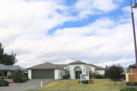 Photo of property in 37 Balmoral Drive, Hilltop, Taupo, 3330
