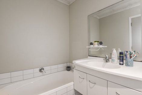 Photo of property in 9/64 Kawaha Point Road, Kawaha Point, Rotorua, 3010