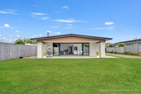 Photo of property in 6 Cambridge Street, Pahiatua, 4910