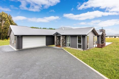 Photo of property in 10 Lancewood Way, Kinloch, Taupo, 3377