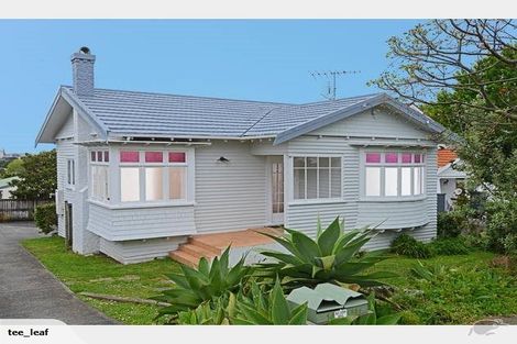 Photo of property in 14 Waiohua Road, Greenlane, Auckland, 1061