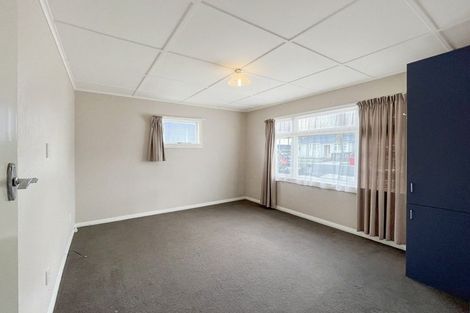Photo of property in 17 Rewa Street, Takaro, Palmerston North, 4412