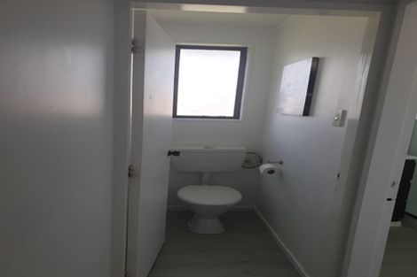 Photo of property in 2/5 Inca Place, Red Hill, Papakura, 2110