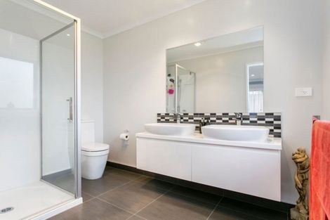 Photo of property in 125 Saint Kilda Road, Cambridge, 3434