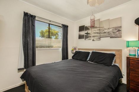 Photo of property in 120 Whangaparaoa Road, Red Beach, 0932