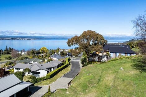 Photo of property in 32 Mapara Road, Acacia Bay, Taupo, 3385