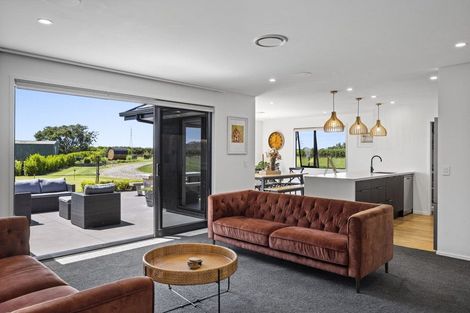 Photo of property in 8 Tikorangi Road East, Tikorangi, 4383