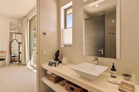 Photo of property in 16 Hayes View Lane, Lake Hayes, Queenstown, 9371