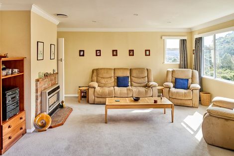 Photo of property in 5 Mahoe Street, Tawa, Wellington, 5028