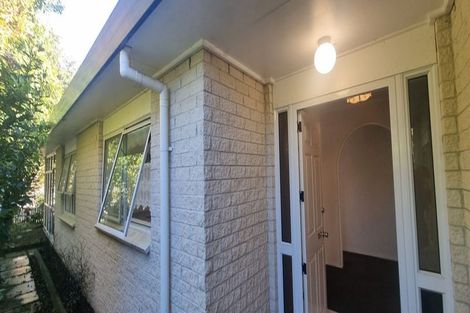 Photo of property in 2 Kerlin Crescent, West Harbour, Auckland, 0618