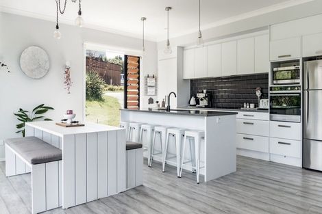 Photo of property in 5 Aroaro Lane, Raglan, 3225