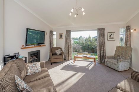 Photo of property in 5 Hira Street, Waikanae, 5036