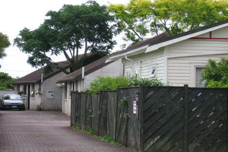 Photo of property in 4/255 Meola Road, Point Chevalier, Auckland, 1022