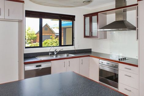 Photo of property in 68 Ruapehu Drive, Fitzherbert, Palmerston North, 4410