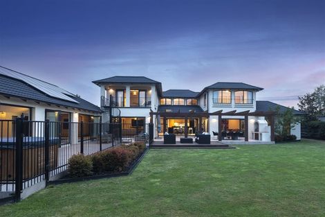 Photo of property in 12 Taunton Green, Papanui, Christchurch, 8052