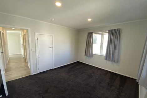 Photo of property in 1/1 Tonkin Drive, Sunnynook, Auckland, 0620