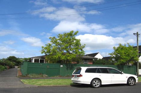 Photo of property in 3/15a Saltburn Road, Milford, Auckland, 0620