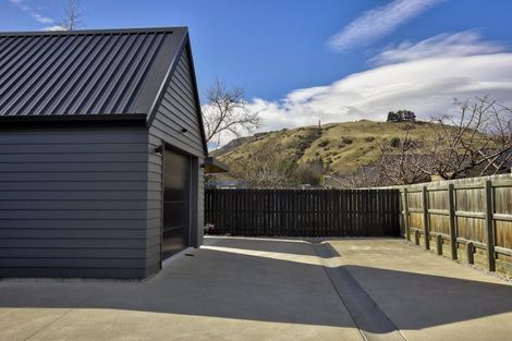 Photo of property in 11 Red Cottage Drive, Lake Hayes, Queenstown, 9304