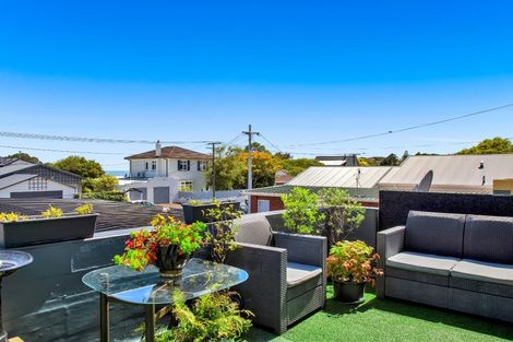 Photo of property in 67a Barrett Street, Westown, New Plymouth, 4310