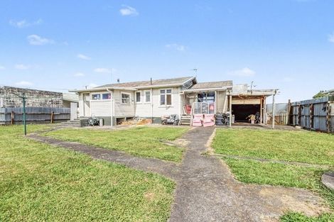 Photo of property in 17 Potaka Street, Marton, 4710