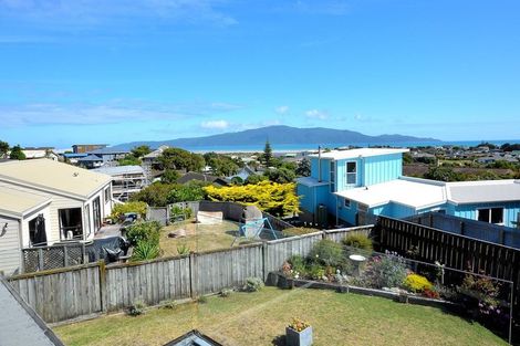 Photo of property in 13 Pine Ridge Terrace, Waikanae Beach, Waikanae, 5036
