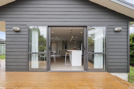 Photo of property in 11 Wescombe Grove, Feilding, 4702