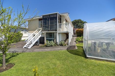Photo of property in 15b Mayfair Place, Westown, New Plymouth, 4310