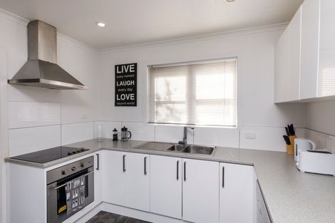 Photo of property in 15 Tyndall Street, Palmerston North, 4414
