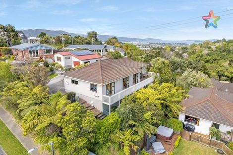 Photo of property in 42 Matuhi Street, Tirohanga, Lower Hutt, 5010