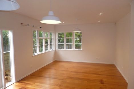 Photo of property in 245a Meola Road, Point Chevalier, Auckland, 1022