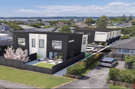 Photo of property in 5/793 Te Atatu Road, Te Atatu Peninsula, Auckland, 0610