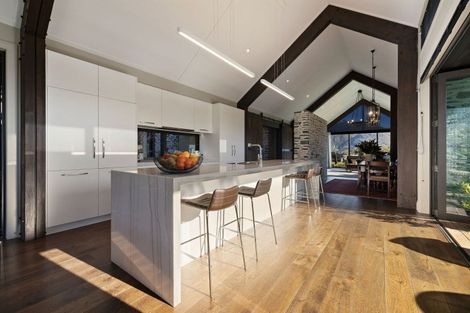 Photo of property in 31 Hackett Road, Jacks Point, Queenstown, 9371