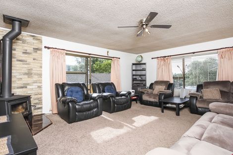 Photo of property in 23 Wirihana Road, Titirangi, Auckland, 0604